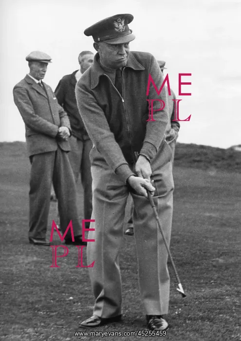 : General Dwight Eisenhower, plays golf at St. Andrews : General Dwight Eisenhower, plays golf at St. Andrews