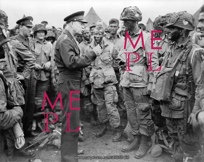 : General Dwight Eisenhower talked to paratroopers : General Dwight Eisenhower talked to paratroopers