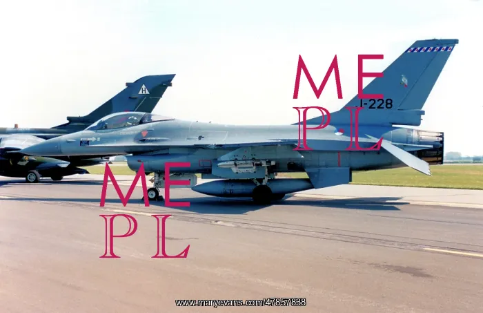 : General Dynamics F-16A Fighting Falcon J-228 : General Dynamics F-16A Fighting Falcon J-228