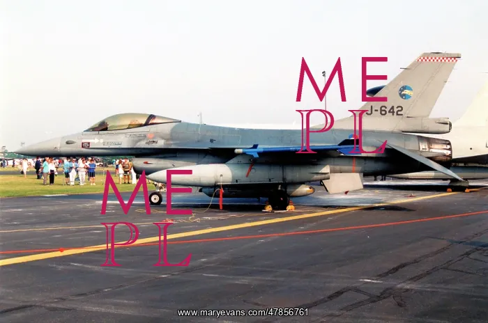 : General Dynamics F-16A Fighting Falcon J-642 : General Dynamics F-16A Fighting Falcon J-642