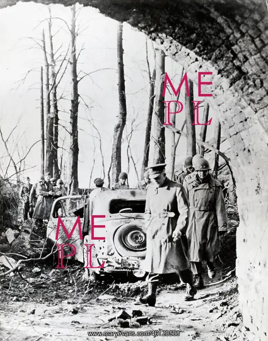 : General Eisenhower visits Julich, Germany, WW2 : General Eisenhower visits Julich, Germany, WW2