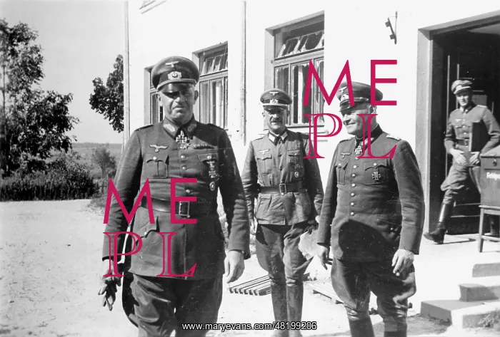 : General Erich Hoepner and General Ernst Busch on the Eastern : General Erich Hoepner and General Ernst Busch on the Eastern