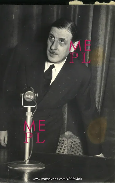 : General de Gaulle in younger days, press conference : General de Gaulle in younger days, press conference