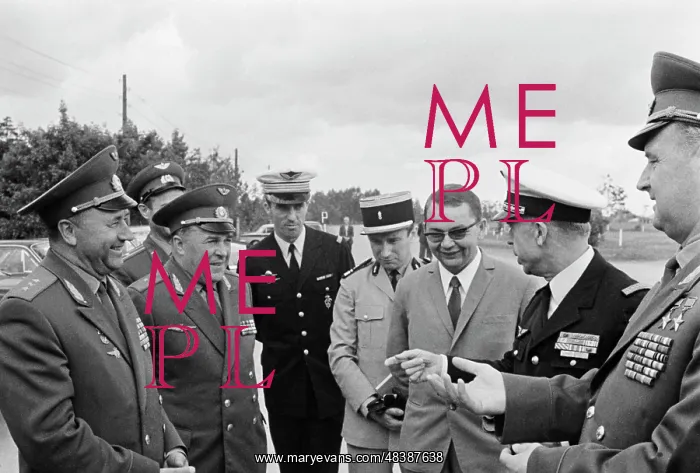 : General Gautier visits USSR : General Gautier visits USSR