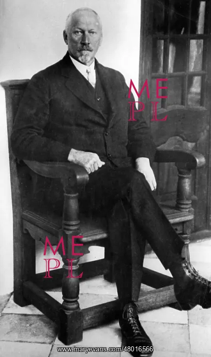 : General Jan Smuts : General Jan Smuts