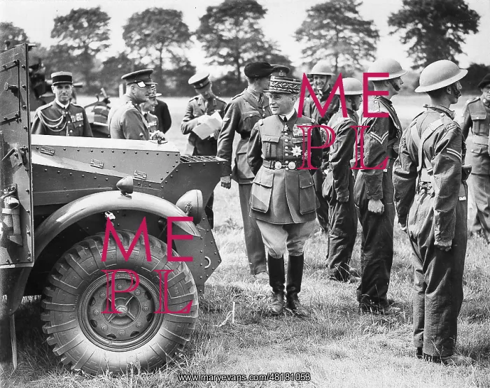 : General Maurice Gamelin when visiting British troops, 1939 : General Maurice Gamelin when visiting British troops, 1939