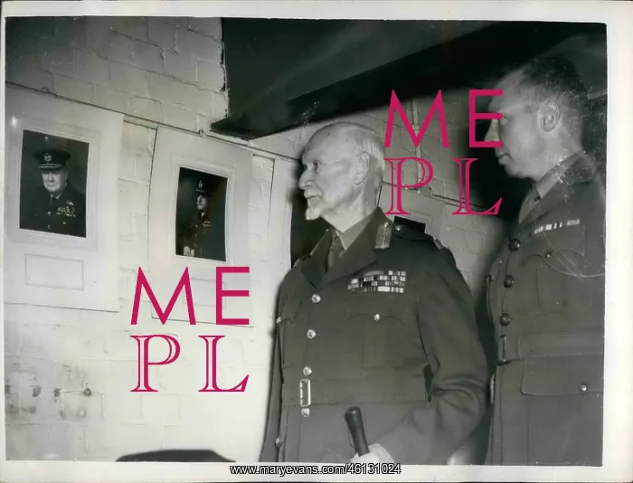 : General Smuts and his son : General Smuts and his son