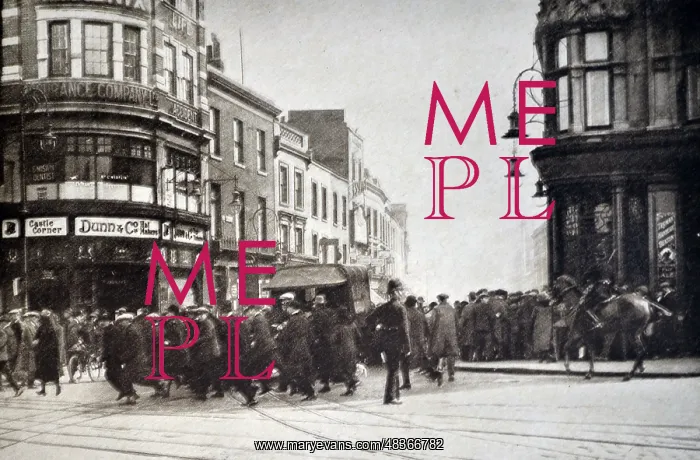: During the general strike of 1926, London crowds : During the general strike of 1926, London crowds