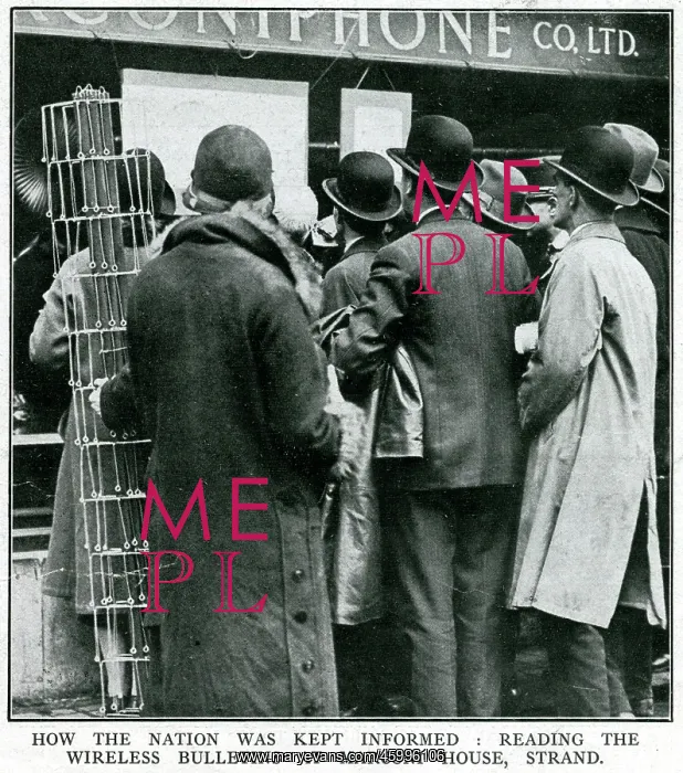 : The General Strike - reading wireless bulletins 1926 : The General Strike - reading wireless bulletins 1926