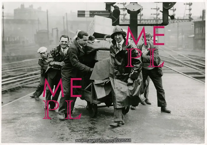 : The General Strike - volunteers 1926 : The General Strike - volunteers 1926