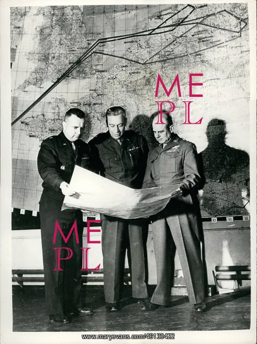 : Generals Doolittle, Bawfill, Anderson, looking at a map : Generals Doolittle, Bawfill, Anderson, looking at a map