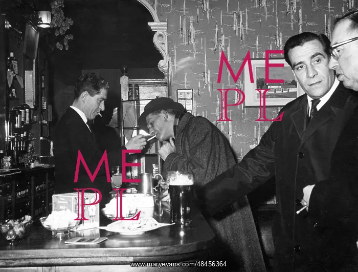 : GENTS AT THE PUB : GENTS AT THE PUB
