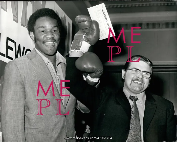 : George Foreman, boxer, and Colin Carruthers, pools winner : George Foreman, boxer, and Colin Carruthers, pools winner