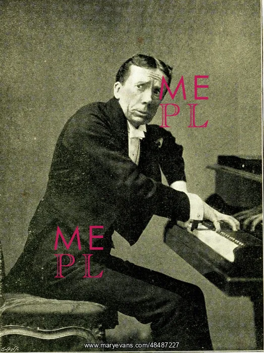 : George Grossmith, comedian, playing piano : George Grossmith, comedian, playing piano