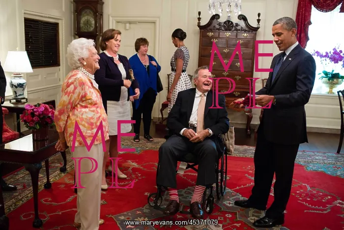 : George H. W. and Barbara Bush present President : George H. W. and Barbara Bush present President