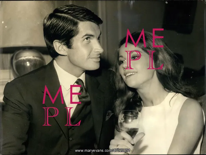 : George Hamilton and Claudine Auger, Paris : George Hamilton and Claudine Auger, Paris