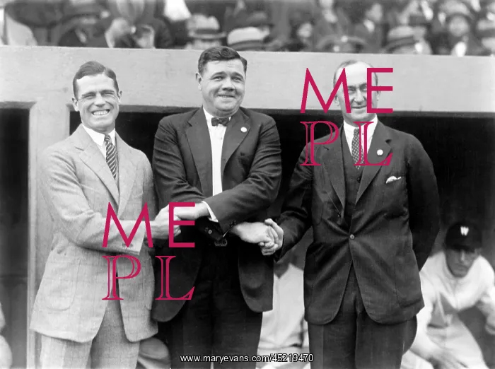 : George Sisler, Babe Ruth and Ty Cobb shaking ? : George Sisler, Babe Ruth and Ty Cobb shaking ?