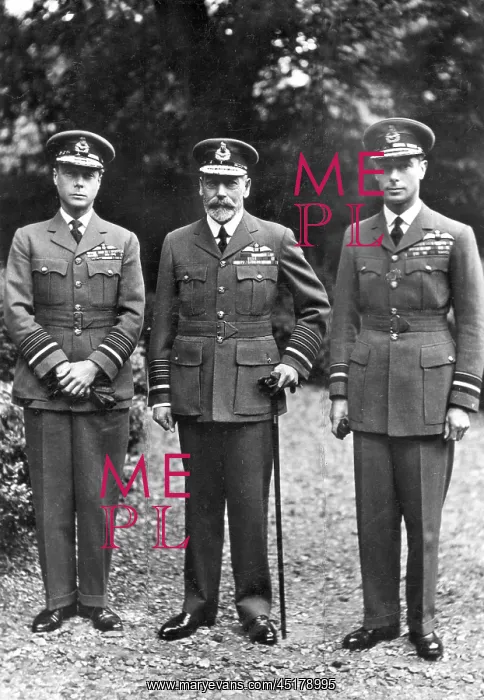 : George V and his two eldest sons : George V and his two eldest sons