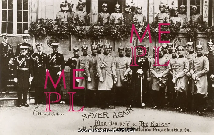 : George V pictured in erman uniform with Kaiser Wilhelm II : George V pictured in erman uniform with Kaiser Wilhelm II