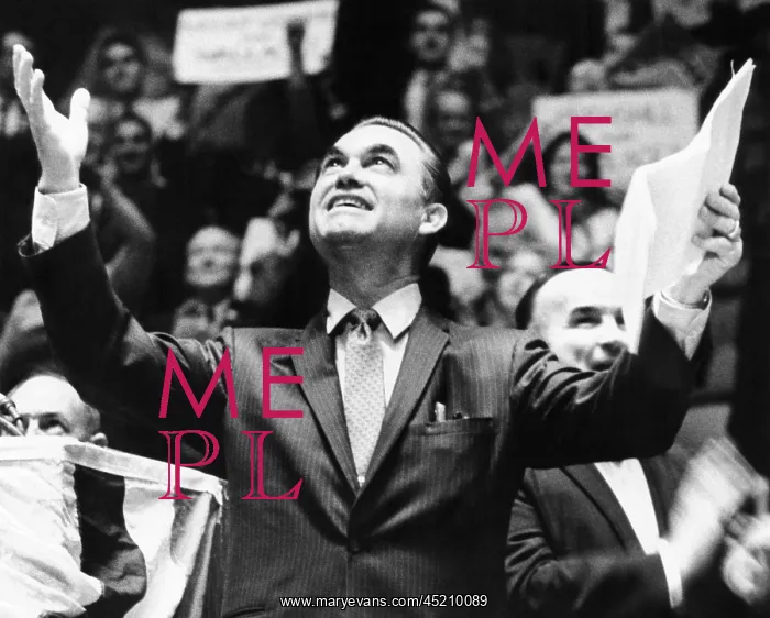 : George Wallace acknowledges the cheers of ? : George Wallace acknowledges the cheers of ?