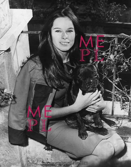 : Geraldine Chaplin and dog Boris, press conference, Rome : Geraldine Chaplin and dog Boris, press conference, Rome