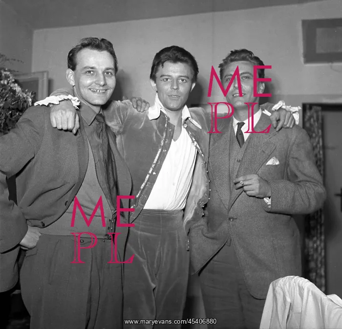 : Gerard Philipe - Vladimir Raz - Robert Vrchota : Gerard Philipe - Vladimir Raz - Robert Vrchota
