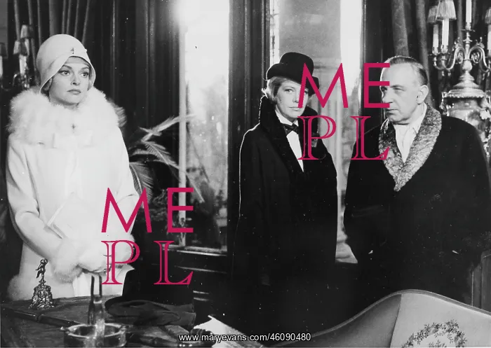: The German actress Hildegard Knef (center) during : The German actress Hildegard Knef (center) during