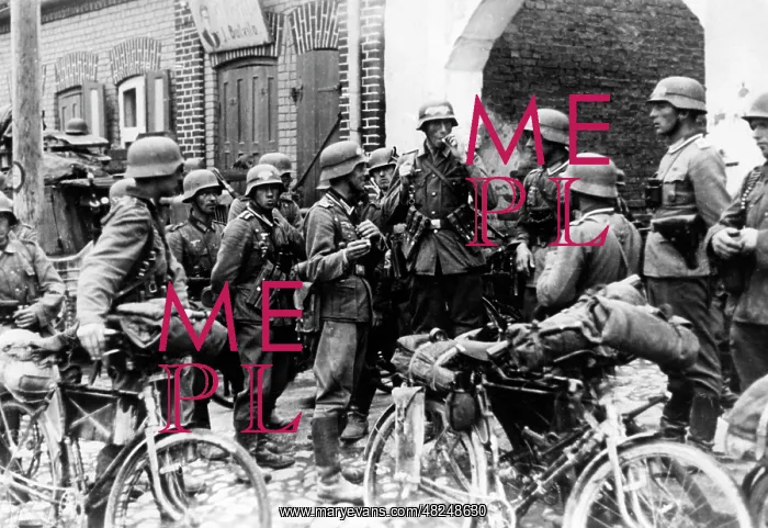 : German advance guard during a lull on the Eastern Front : German advance guard during a lull on the Eastern Front