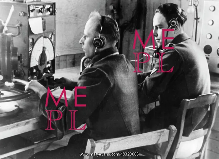 : German Air Force radio operator, 1941 : German Air Force radio operator, 1941