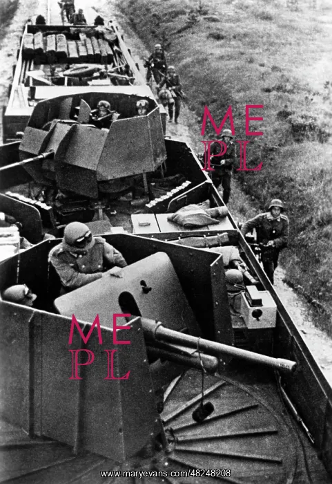 : German armored train on the Eastern Front, 1941 : German armored train on the Eastern Front, 1941