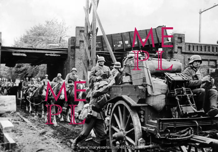 : German artillery on the march in the Netherlands, 1940 : German artillery on the march in the Netherlands, 1940