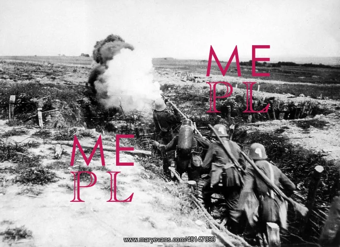: German assault troop with a flame thrower, 1918 : German assault troop with a flame thrower, 1918