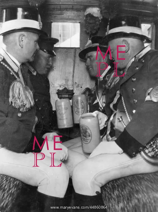 : GERMAN BEER DRINKERS : GERMAN BEER DRINKERS