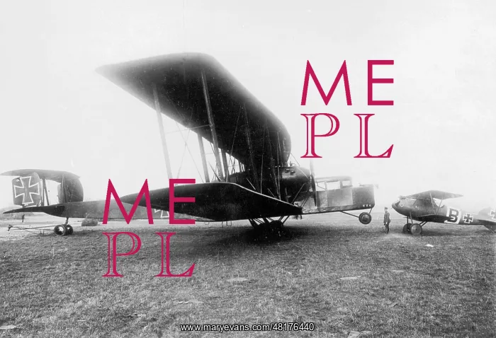 : German bomber and fighter aircraft, 1917 : German bomber and fighter aircraft, 1917