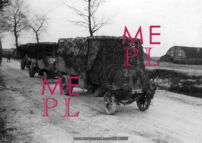 : German camouflage lorries at the Western Front, 1918 : German camouflage lorries at the Western Front, 1918