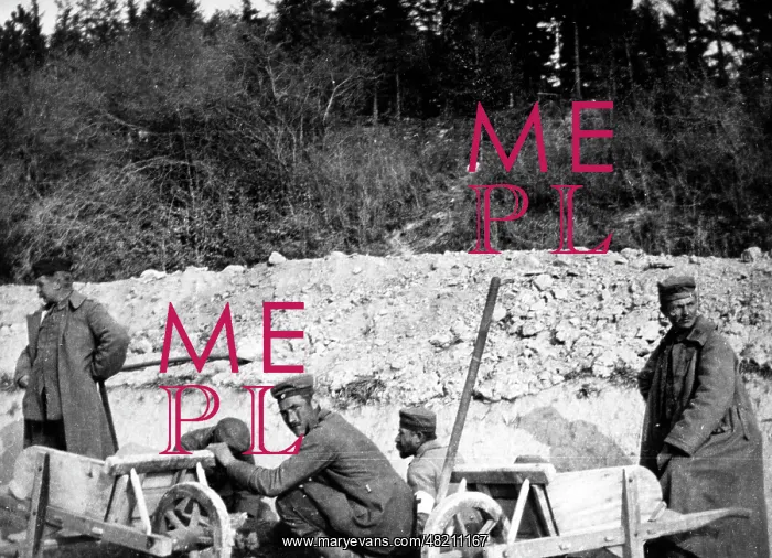 : German captives at road works : German captives at road works