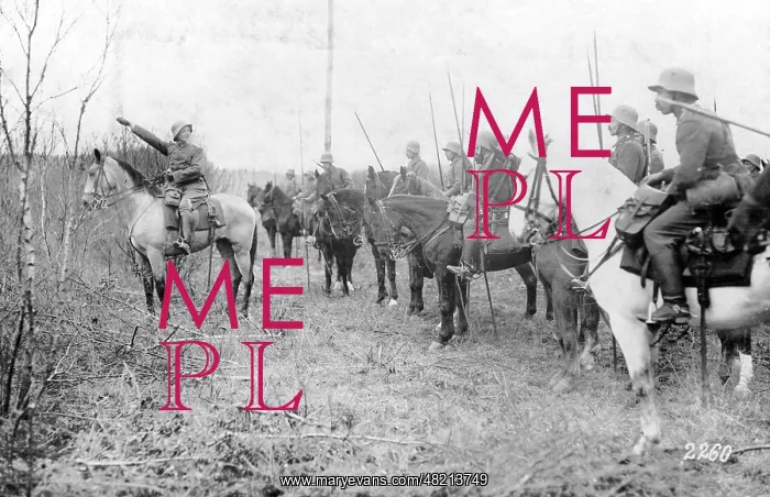  : German cavalry under cover, 1918