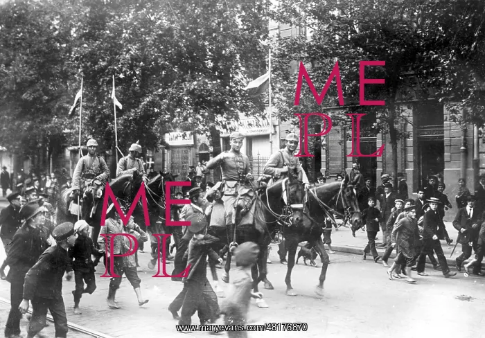 : German cavalry enter Warsaw, 1915 : German cavalry enter Warsaw, 1915