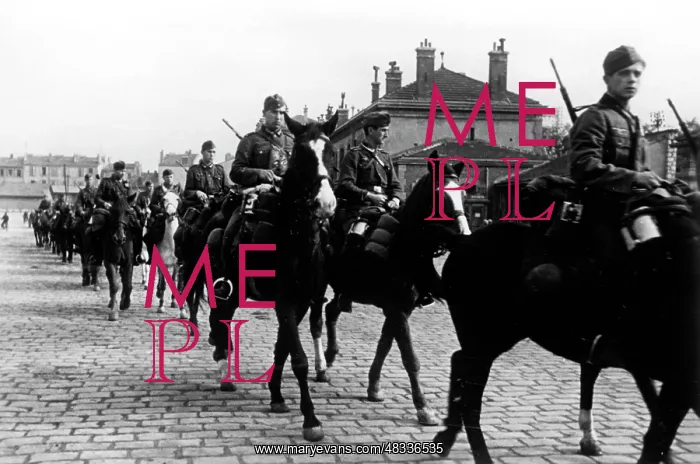 : German cavalry in Marseilles, 1942 : German cavalry in Marseilles, 1942