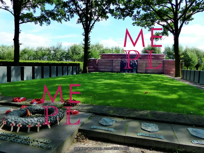 : German cemetery Langemarck mass grave : German cemetery Langemarck mass grave