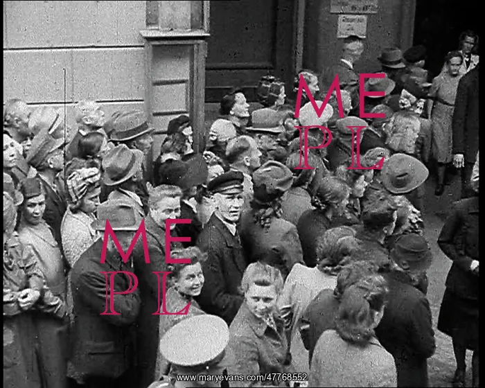 : German Civilians Queueing Up for the Cinema : German Civilians Queueing Up for the Cinema