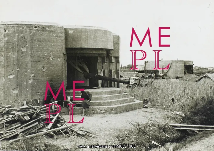 : German coastal defence emplacement : German coastal defence emplacement