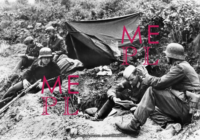 : German command post at the Terek, 1942 : German command post at the Terek, 1942