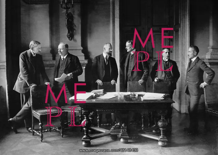 : German delegation before leaving for Versailles, 1919 : German delegation before leaving for Versailles, 1919