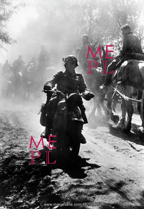 : German dispatch rider on the Eastern Front, 1941 : German dispatch rider on the Eastern Front, 1941
