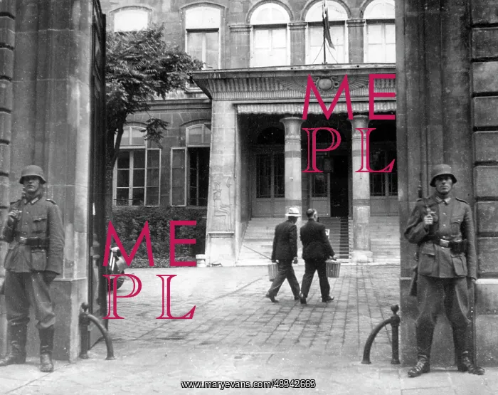 : The German Embassy in Paris, 1940 : The German Embassy in Paris, 1940
