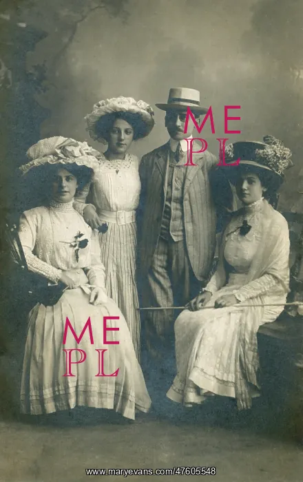 : German family group in studio portrait : German family group in studio portrait