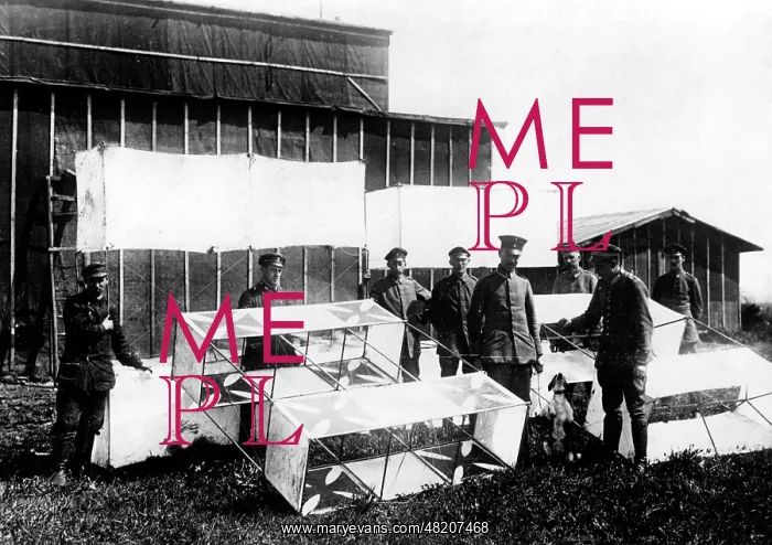 : German field kite station, 1918 : German field kite station, 1918
