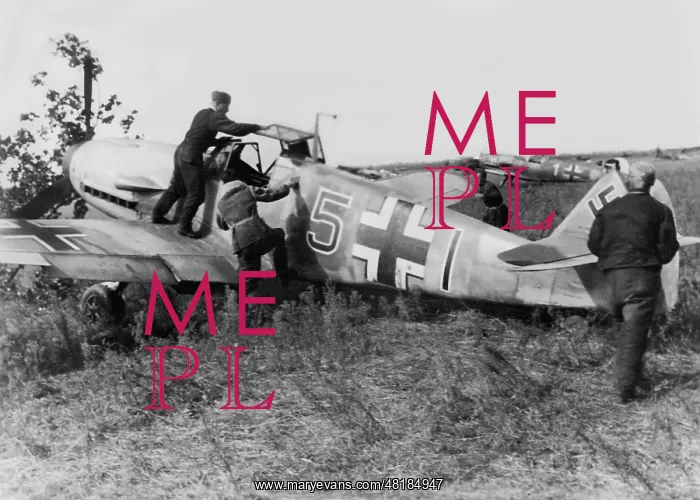 : German fighter plane Messerschmitt Me 109 on the Eastern fro : German fighter plane Messerschmitt Me 109 on the Eastern fro