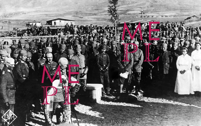 : German funeral service at the southern eastern front dur : German funeral service at the southern eastern front dur